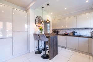 Kitchen/Breakfast Room- click for photo gallery